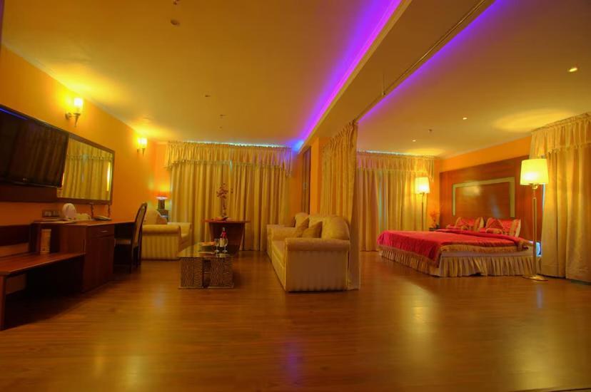 The Quilon Beach Hotel And Convention Center Kollam Szoba fotó