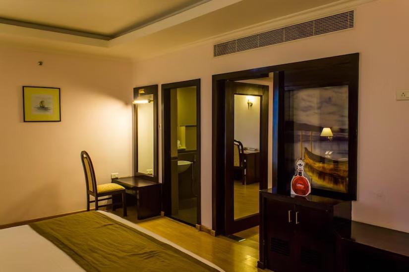 The Quilon Beach Hotel And Convention Center Kollam Kültér fotó