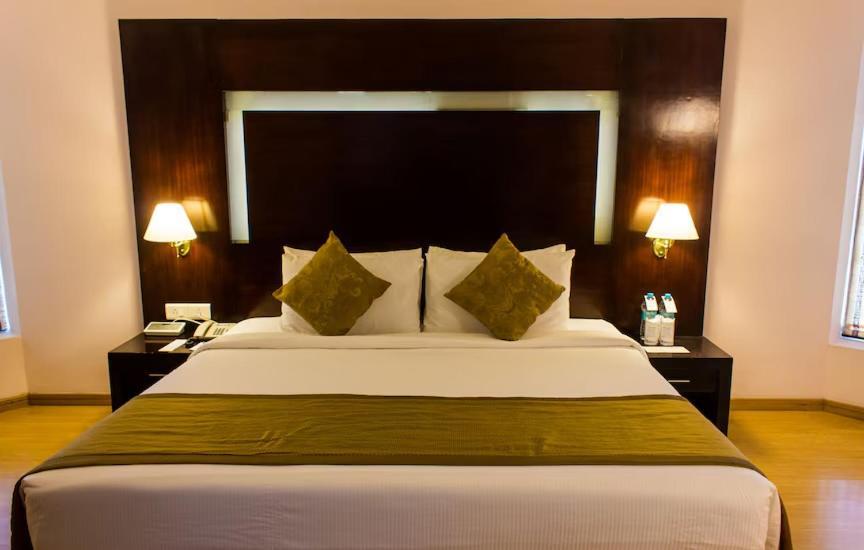 The Quilon Beach Hotel And Convention Center Kollam Kültér fotó