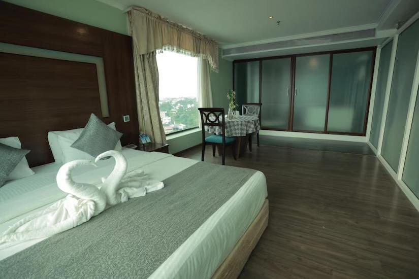 The Quilon Beach Hotel And Convention Center Kollam Kültér fotó