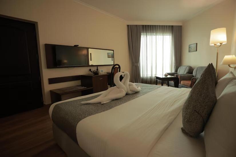 The Quilon Beach Hotel And Convention Center Kollam Kültér fotó