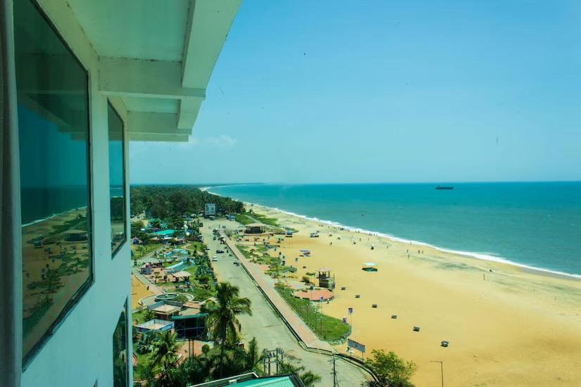 The Quilon Beach Hotel And Convention Center Kollam Kültér fotó