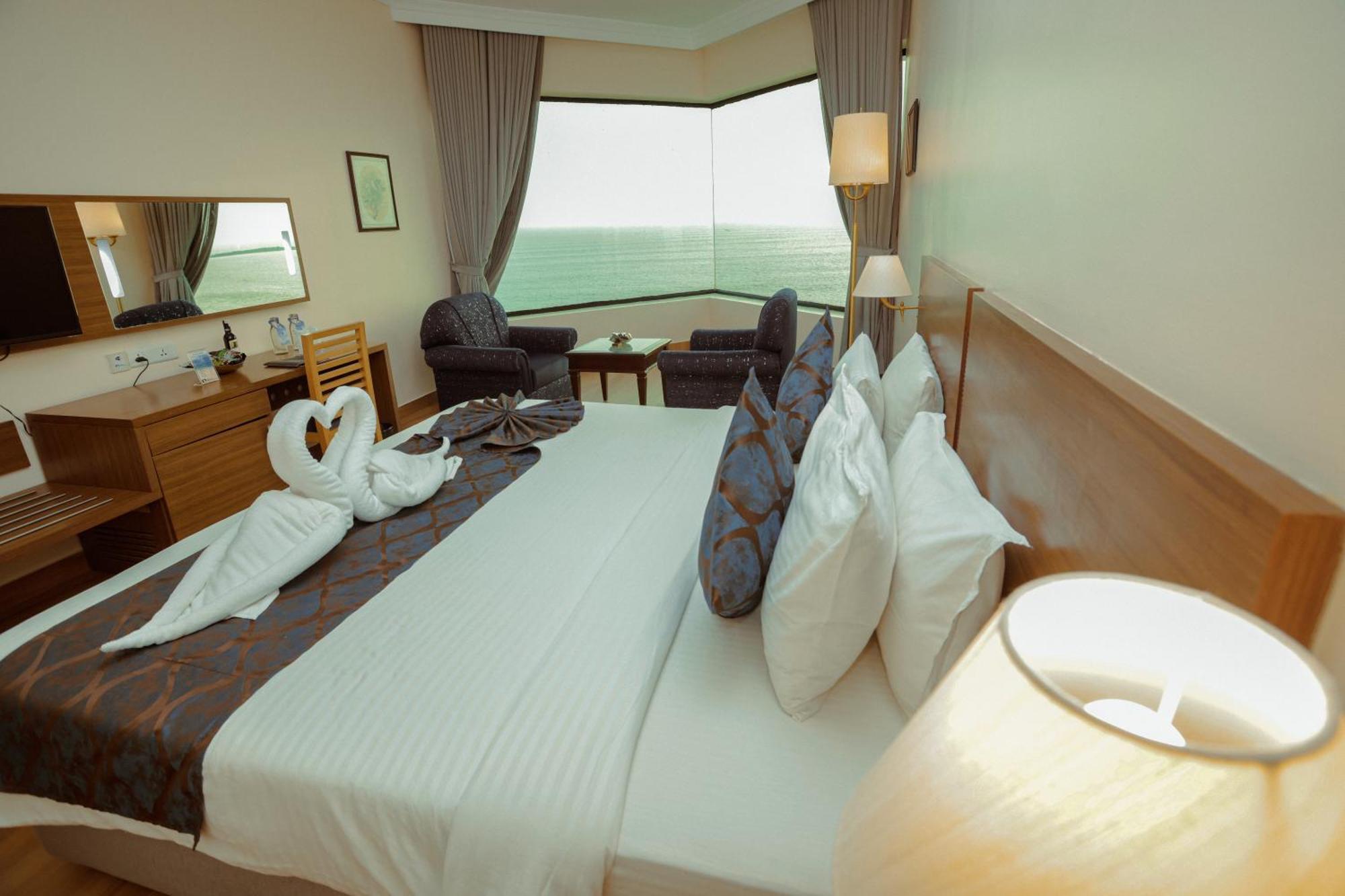 The Quilon Beach Hotel And Convention Center Kollam Kültér fotó