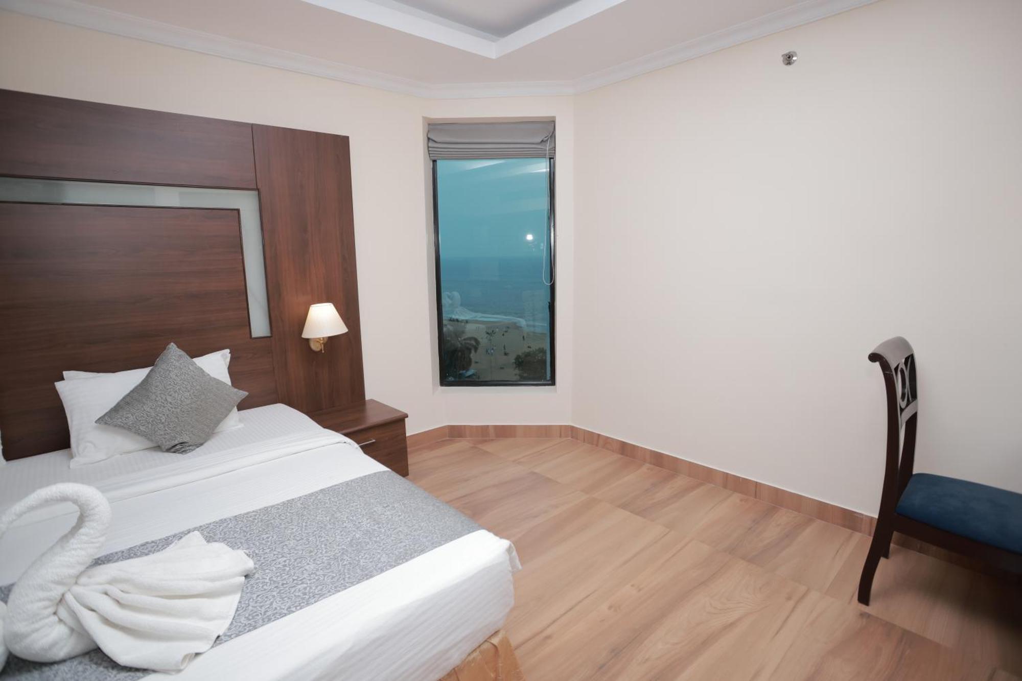 The Quilon Beach Hotel And Convention Center Kollam Kültér fotó