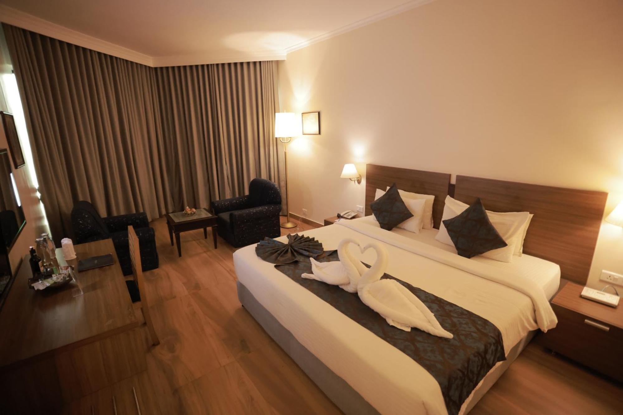 The Quilon Beach Hotel And Convention Center Kollam Kültér fotó
